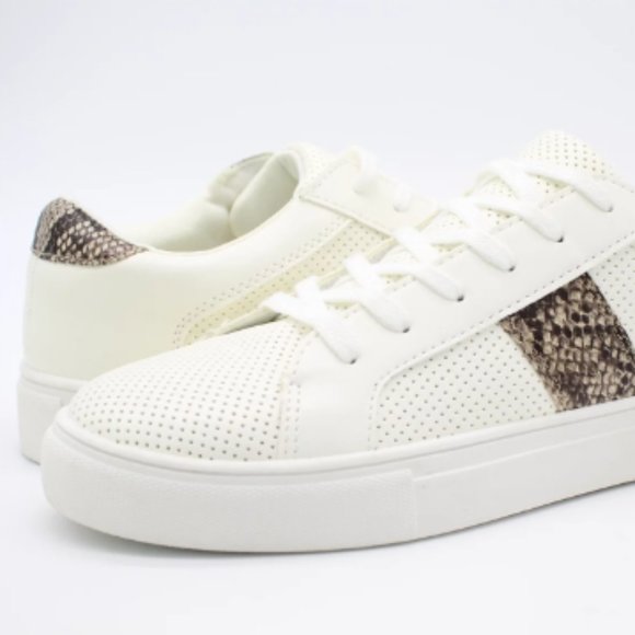 🆕 American Eagle white&crocodile print sneakers for women - Picture 2 of 15